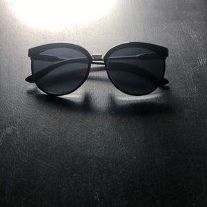 Black Fashion Sunglasses